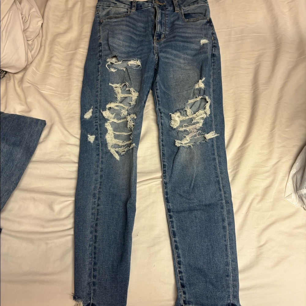 American eagle ripped jeans